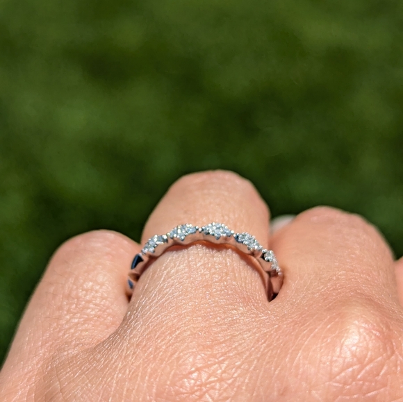 14K White Gold Diamond Segment Ring - Picture 7 of 8